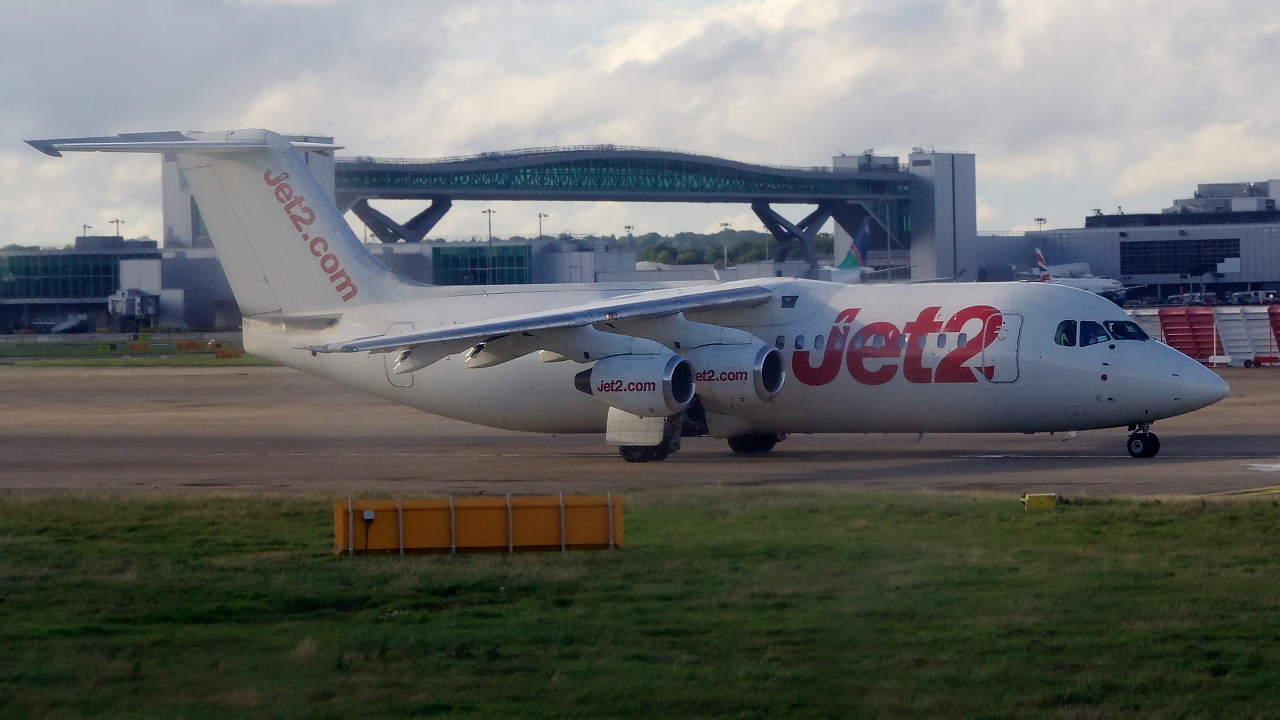 G-FLTC ✈ Jet2.com British Aerospace 146-300 @ London-Gatwick