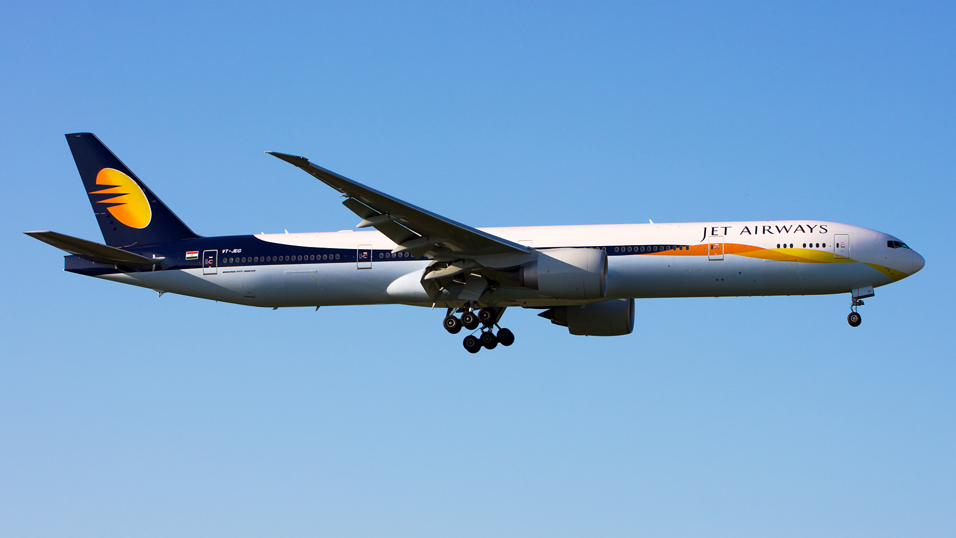 VT-JEG ✈ Jet Airways Boeing 777-35RER @ London-Heathrow