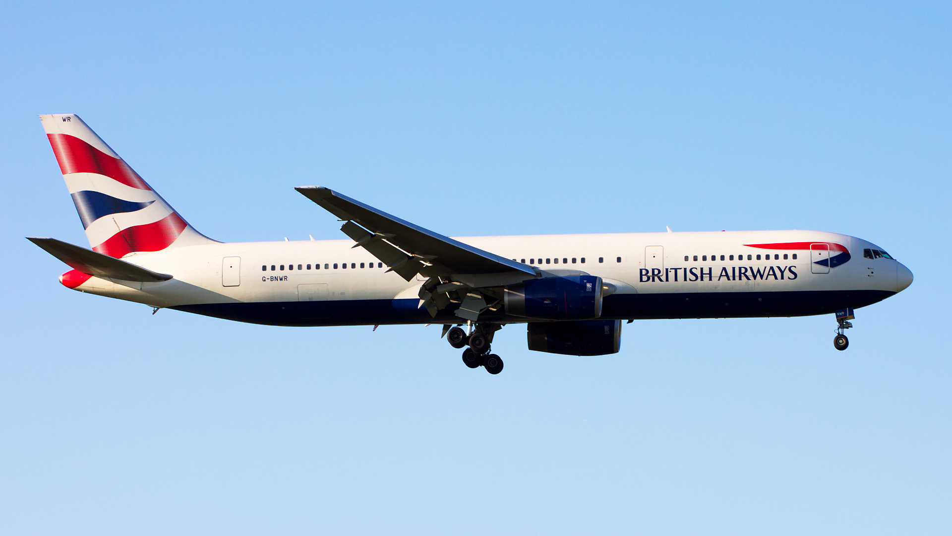 G-BNWR ✈ British Airways Boeing 767-336ER @ London-Heathrow