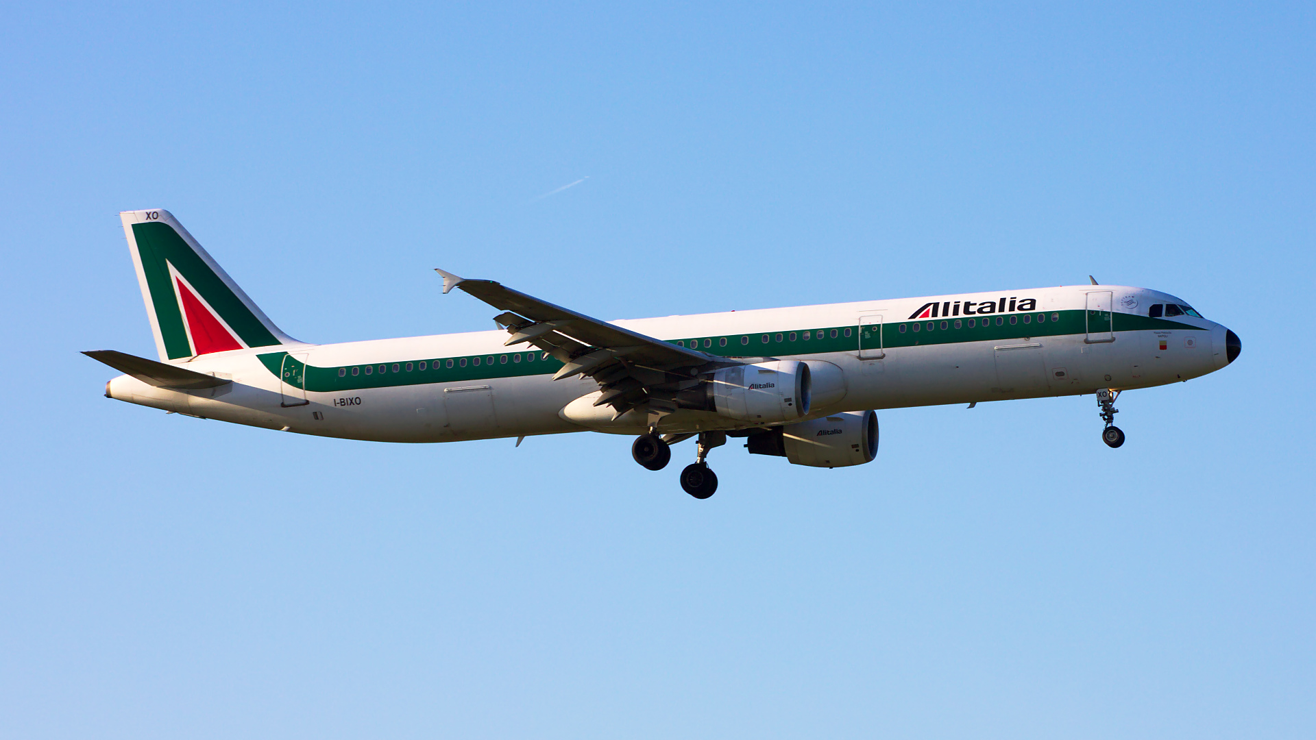 I-BIXO ✈ Alitalia Airbus A321-111 @ London-Heathrow