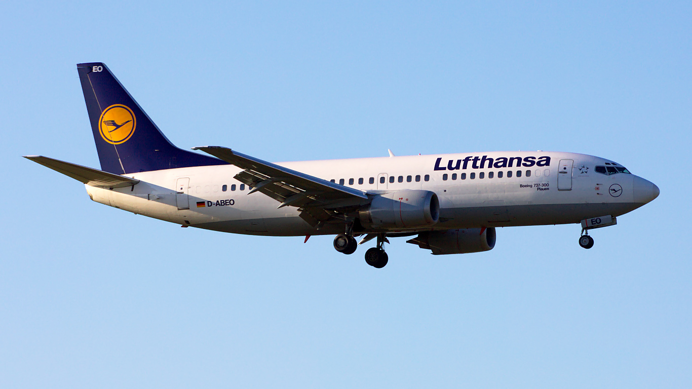 D-ABEO ✈ Lufthansa Boeing 737-330 @ London-Heathrow