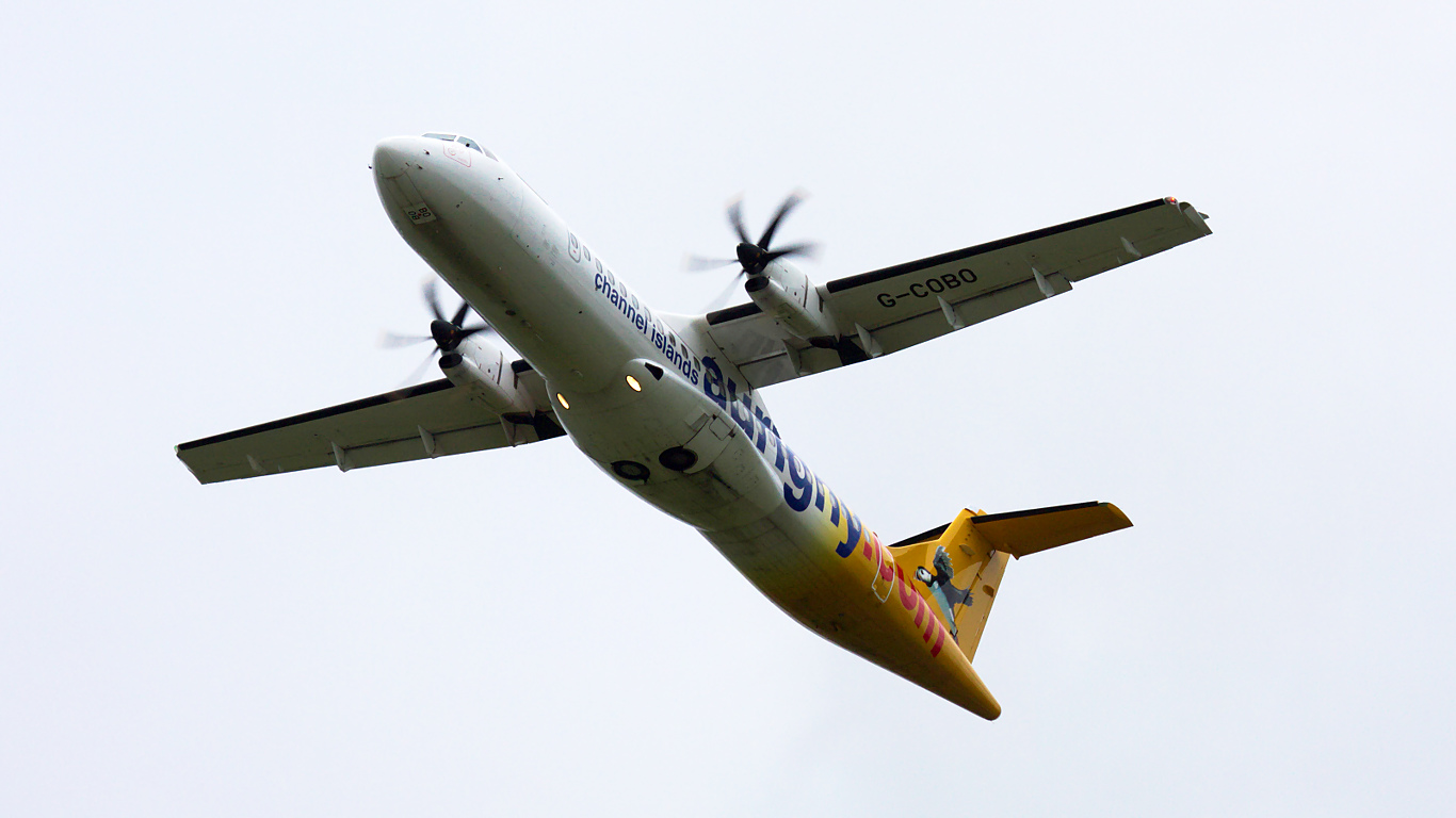 G-COBO ✈ Aurigny Air Services ATR 72-212A @ Manchester