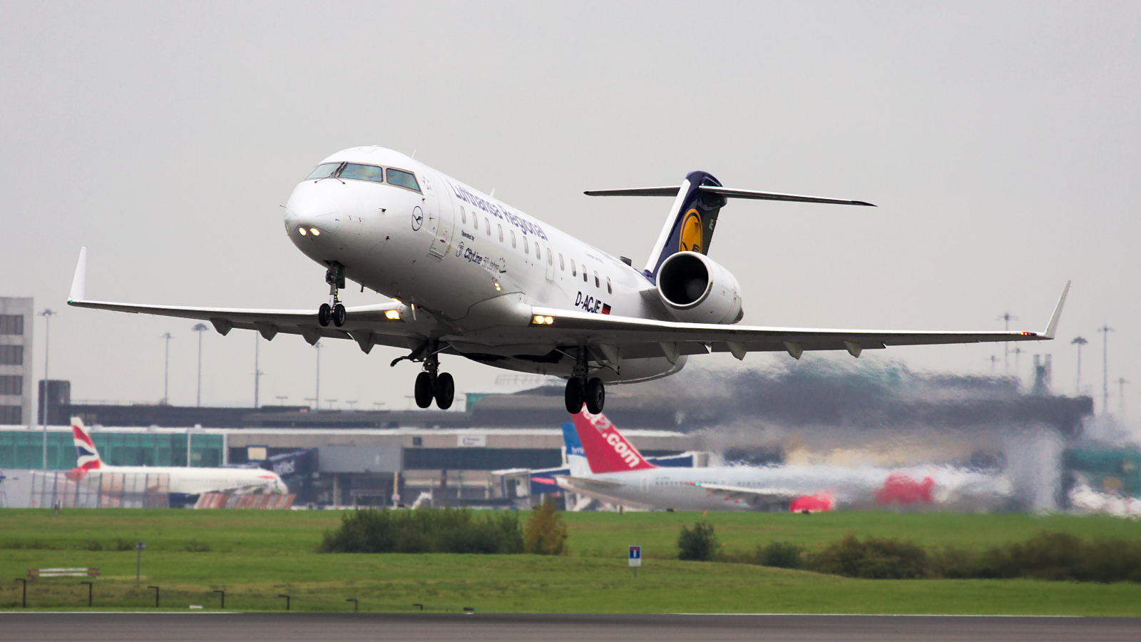 D-ACJE ✈ Lufthansa Regional Canadair CL-600-2B19 CRJ-200LR @ Manchester