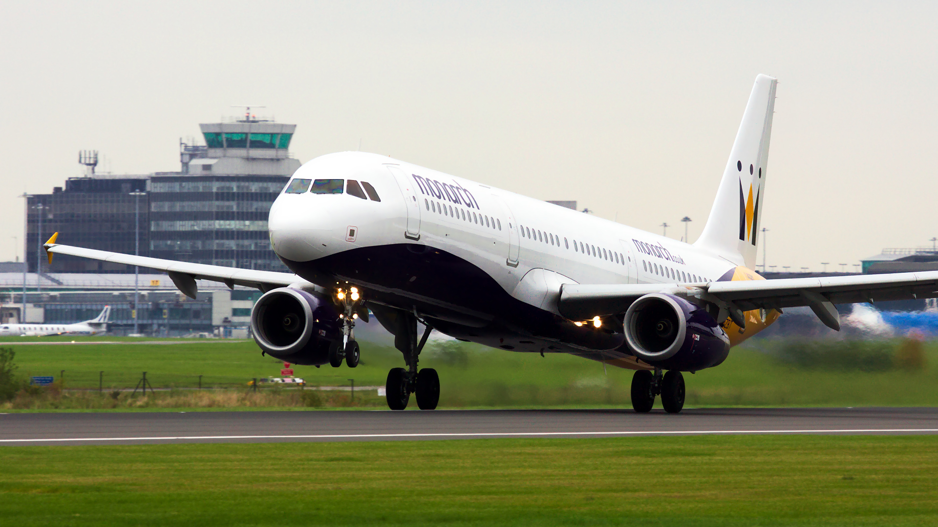 G-OZBT ✈ Monarch Airlines Airbus A321-231 @ Manchester