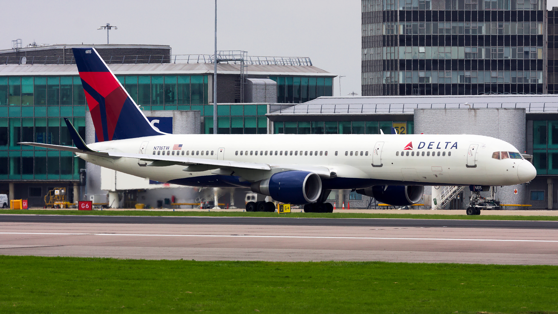 N718TW ✈ Delta Air Lines Boeing 757-231 @ Manchester