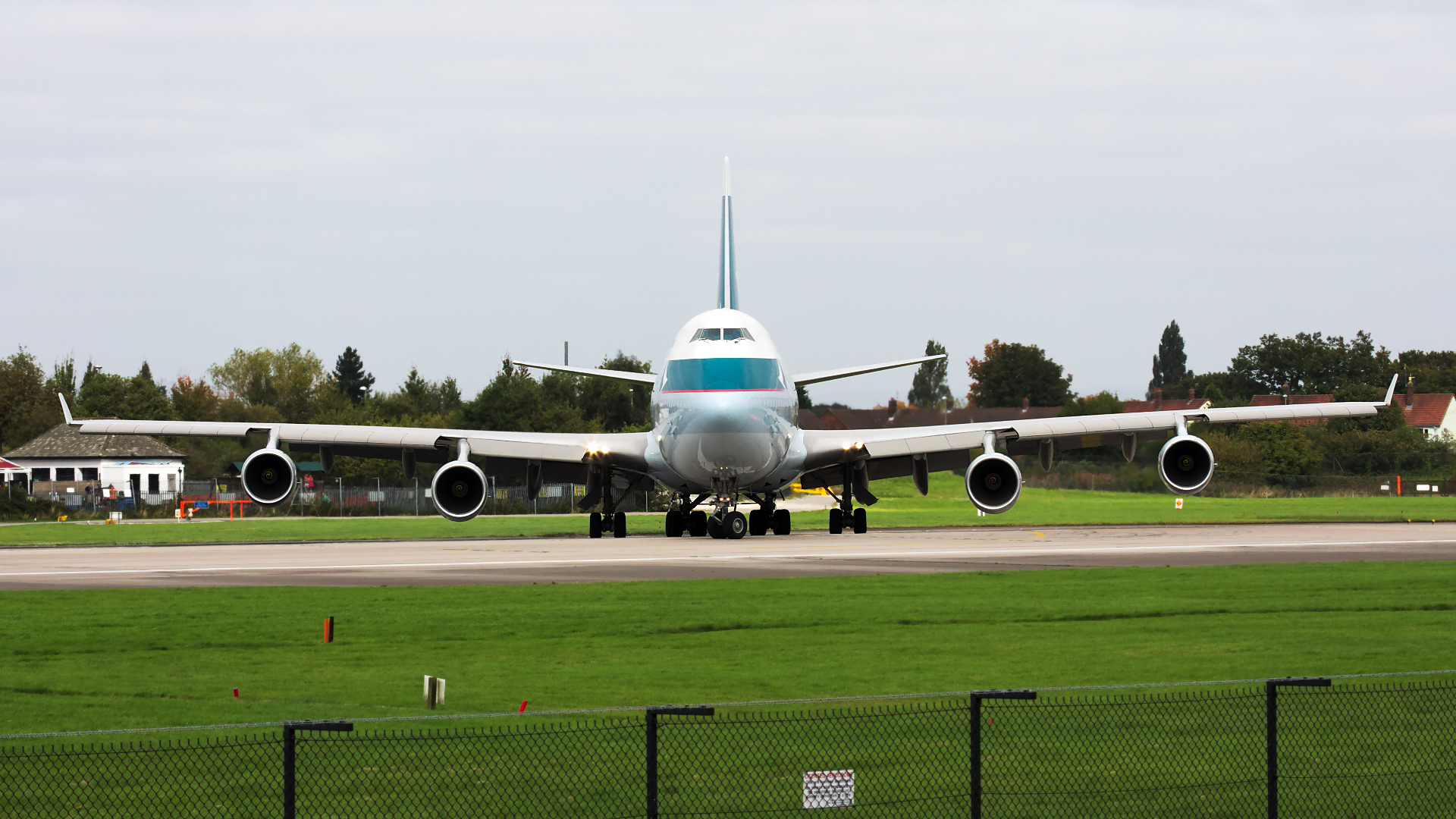 B-HOZ ✈ Cathay Pacific Boeing 747-467BCF @ Manchester
