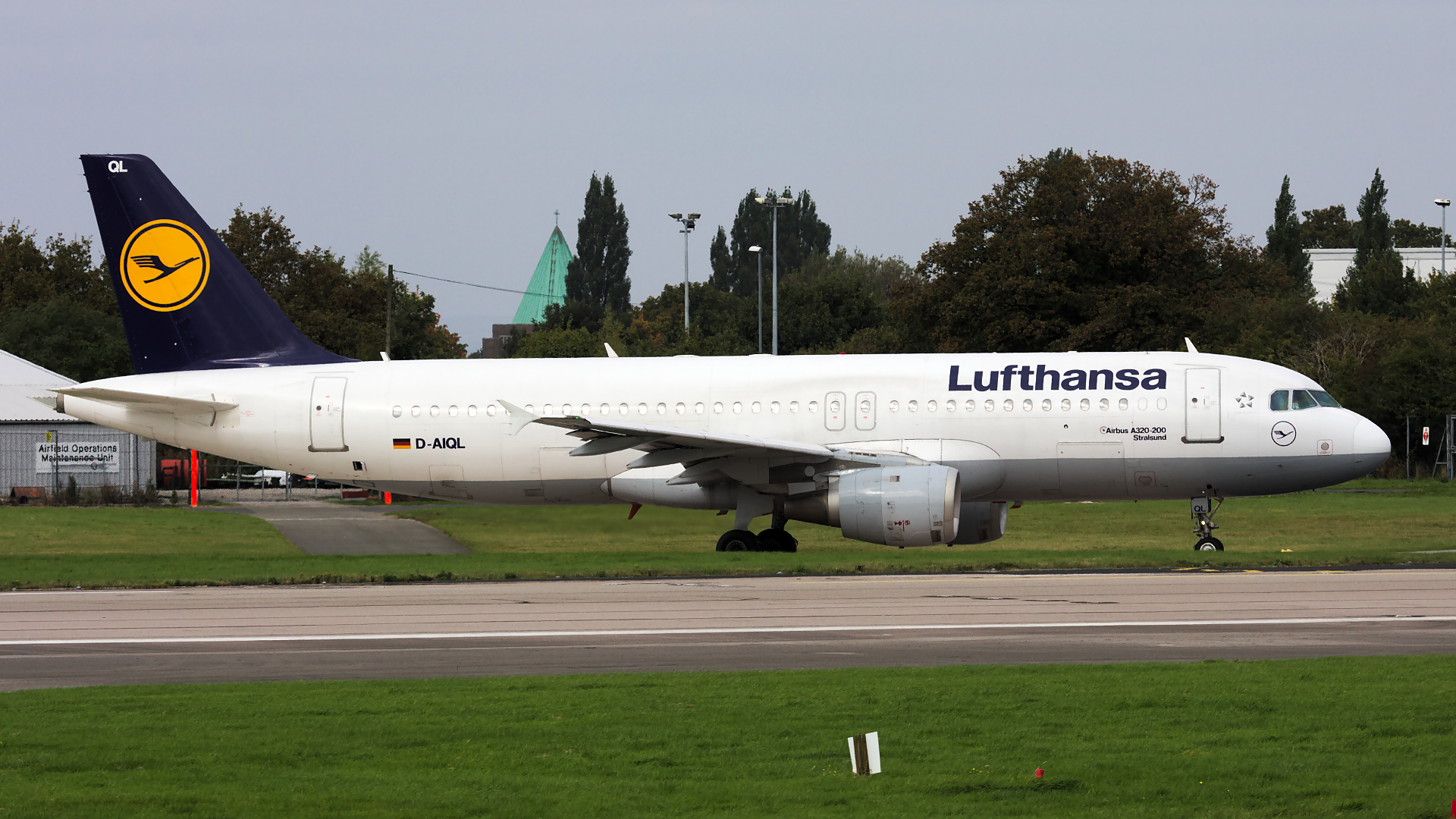 D-AIQL ✈ Lufthansa Airbus A320-211 @ Manchester
