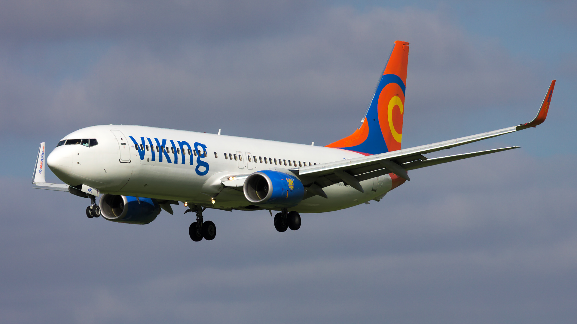 C-FEAK ✈ Viking Airlines Boeing 737-86Q @ Manchester