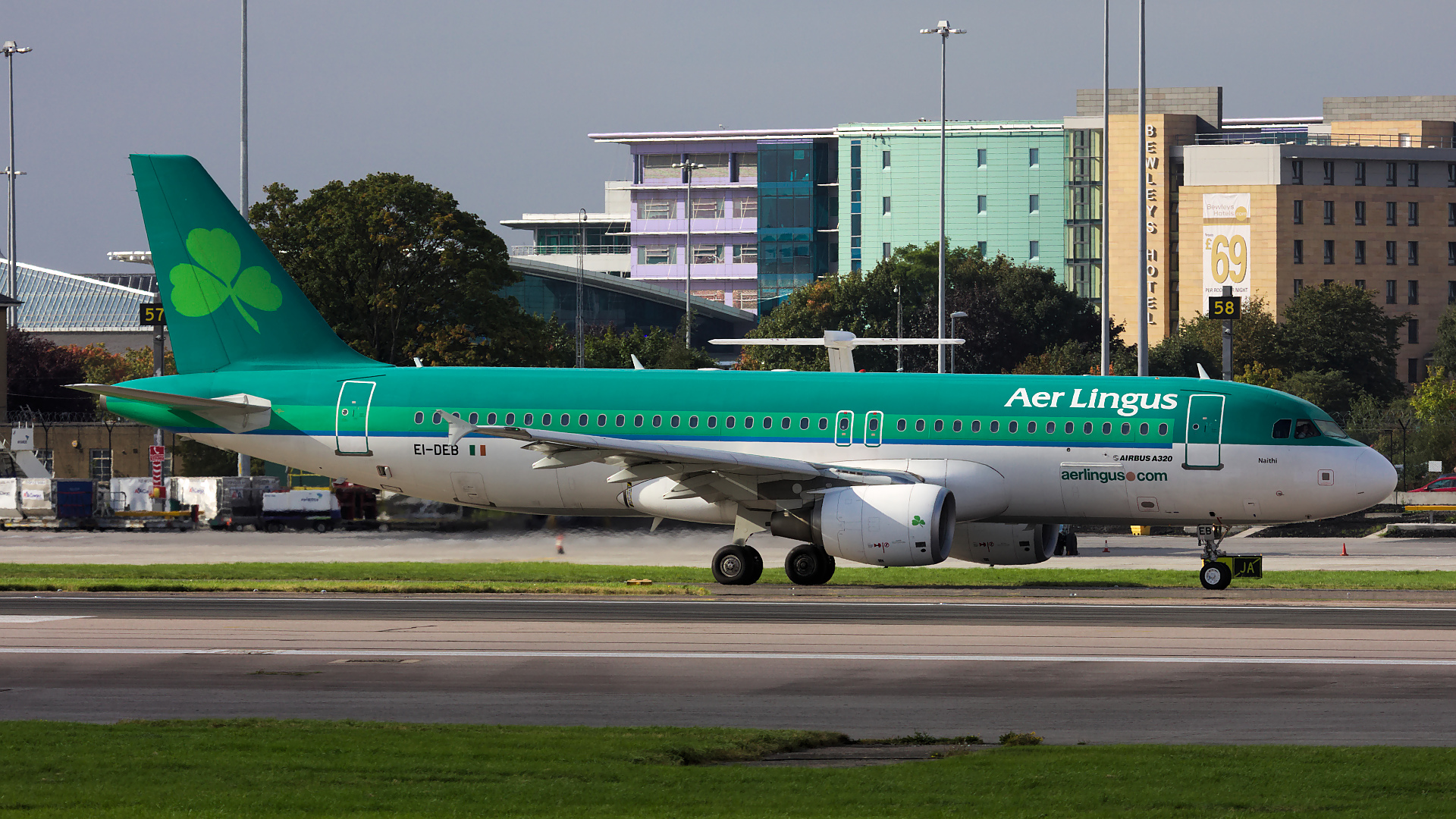 EI-DEB ✈ Aer Lingus Airbus A320-214 @ Manchester