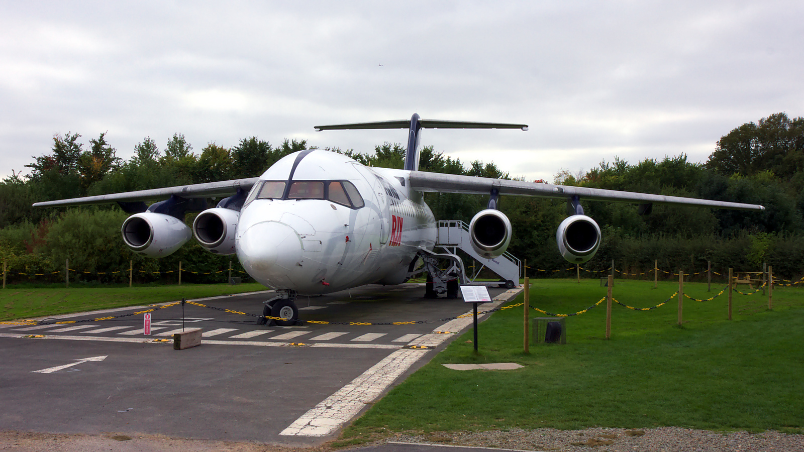 G-IRJX ✈ BAE Systems British Aerospace Avro RJX100 @ Manchester