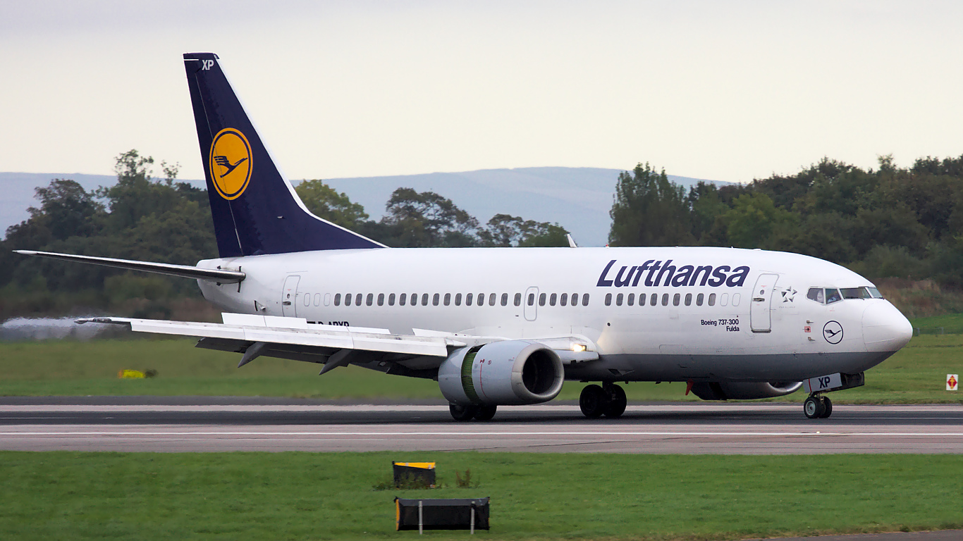 D-ABXP ✈ Lufthansa Boeing 737-330 @ Manchester
