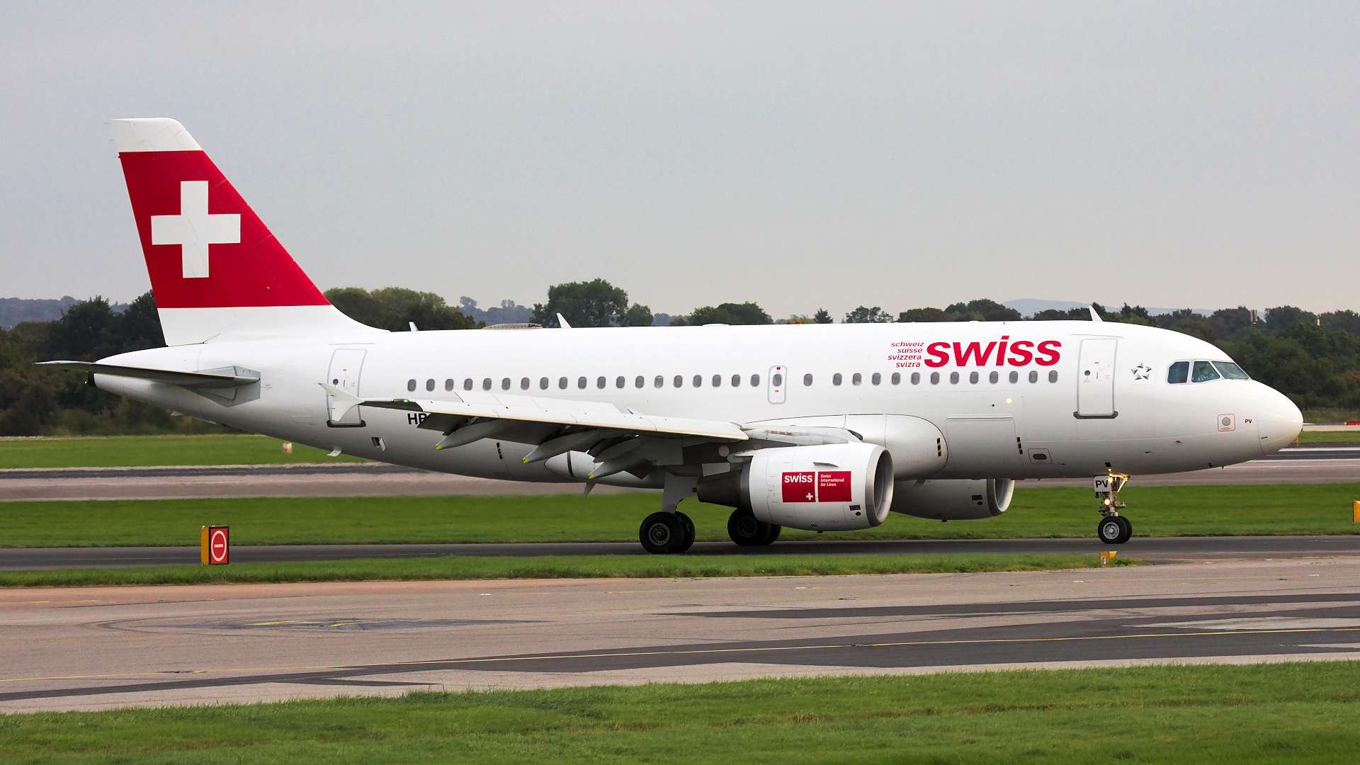 HB-IPV ✈ Swiss International Air Lines Airbus A319-112 @ Manchester