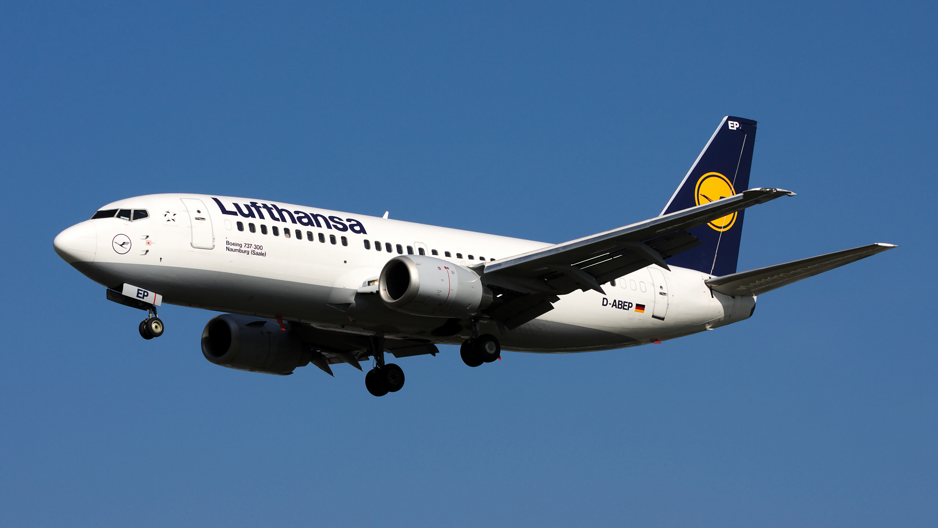 D-ABEP ✈ Lufthansa Boeing 737-330 @ London-Heathrow