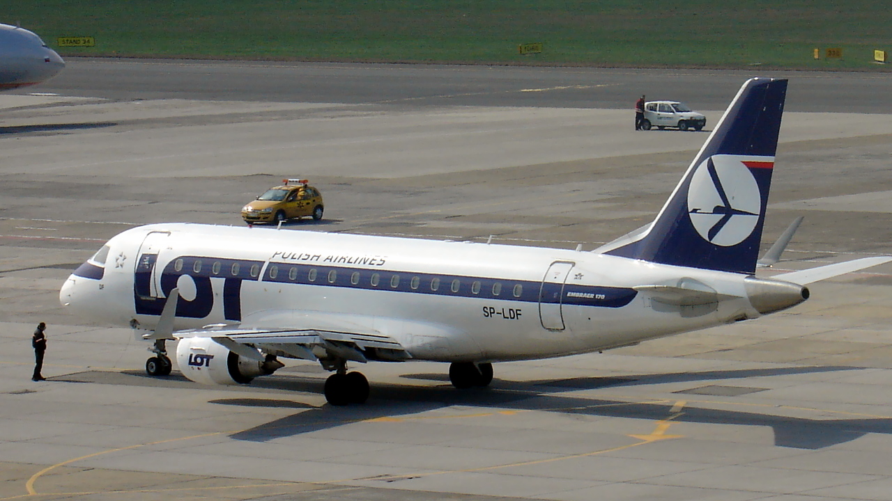 SP-LDF ✈ LOT Polish Airlines Embraer ERJ-170LR @ Warsaw-Chopin