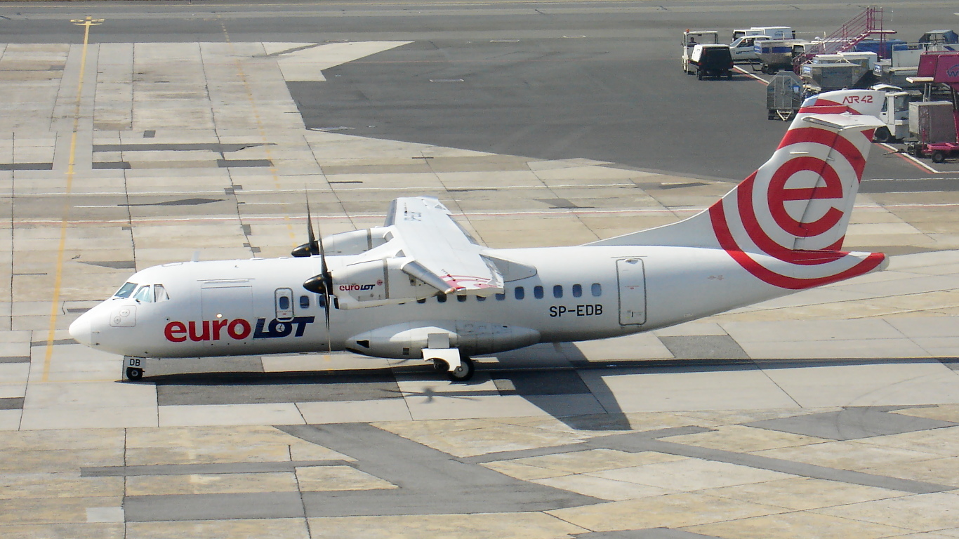 SP-EDB ✈ Eurolot ATR 42-500 @ Warsaw-Chopin