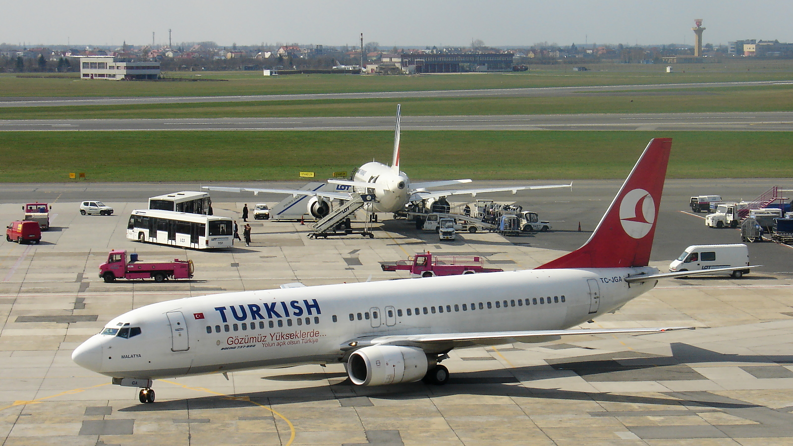 TC-JGA ✈ Turkish Airlines Boeing 737-8F2 @ Warsaw-Chopin