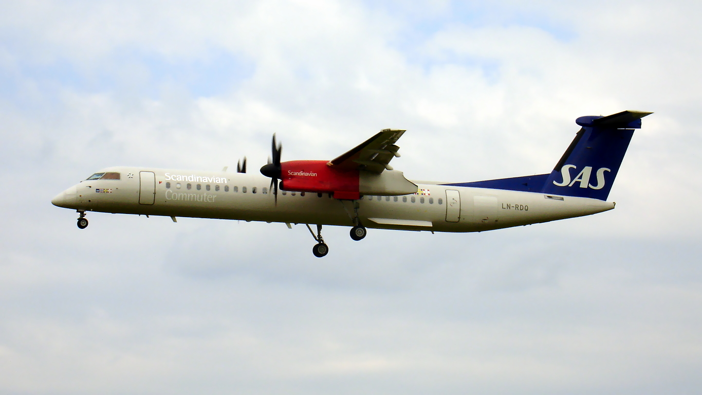 LN-RDQ ✈ Scandinavian Airlines De Havilland Canada DHC-8-402 Dash 8 @ Warsaw-Chopin