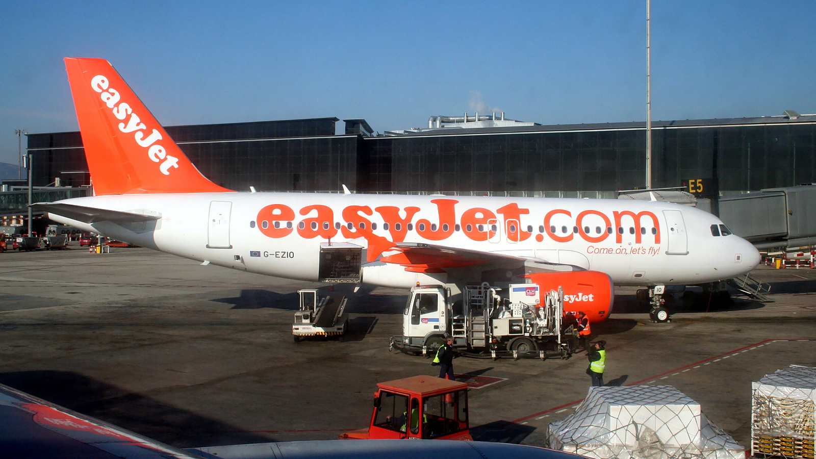 G-EZIO ✈ easyJet Airbus A319-111 @ Barcelona-El Prat