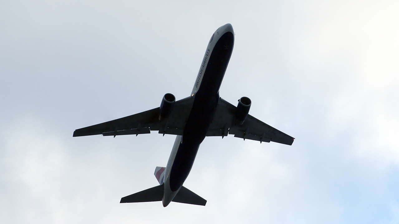 G-BNWI ✈ British Airways Boeing 767-336ER @ London-Heathrow