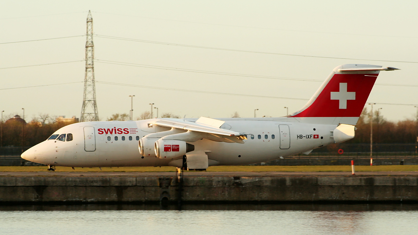 HB-IXF ✈ Swiss European Air Lines British Aerospace Avro RJ85 @ London-City
