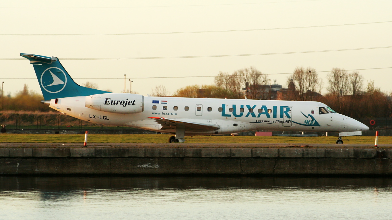 LX-LGL ✈ Luxair Embraer ERJ-135LR @ London-City