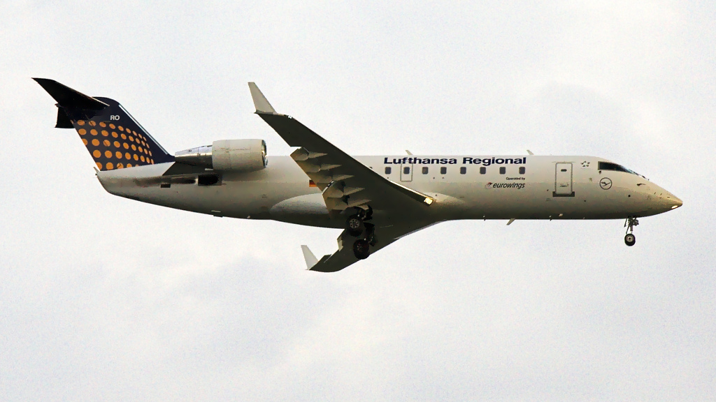 D-ACRO ✈ Lufthansa Regional Canadair CL-600-2B19 CRJ-200ER @ London-Heathrow