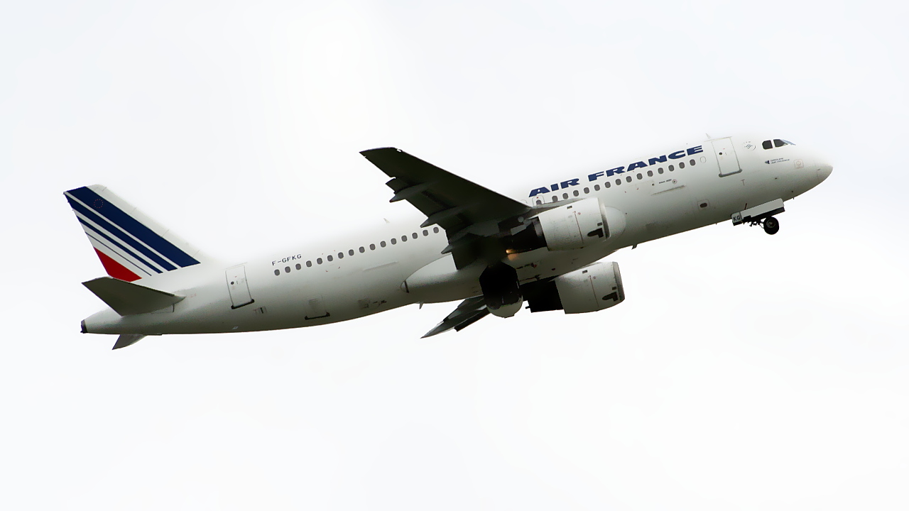 F-GFKG ✈ Air France Airbus A320-111 @ London-Heathrow