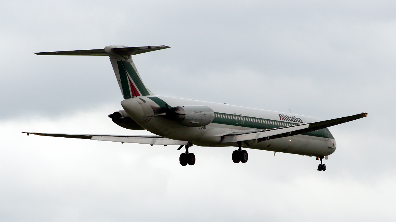I-DAWA ✈ Alitalia McDonnell Douglas MD-82 @ London-Heathrow