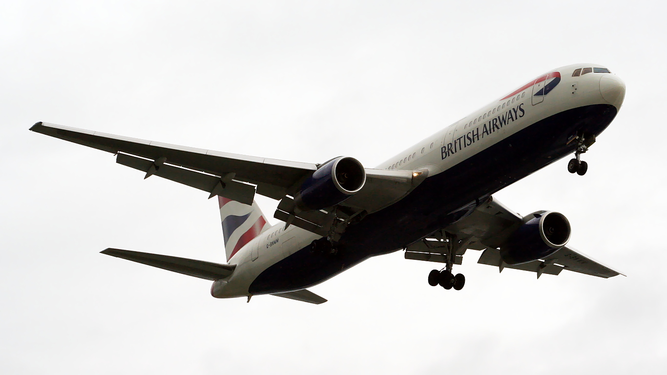 G-BNWM ✈ British Airways Boeing 767-336ER @ London-Heathrow