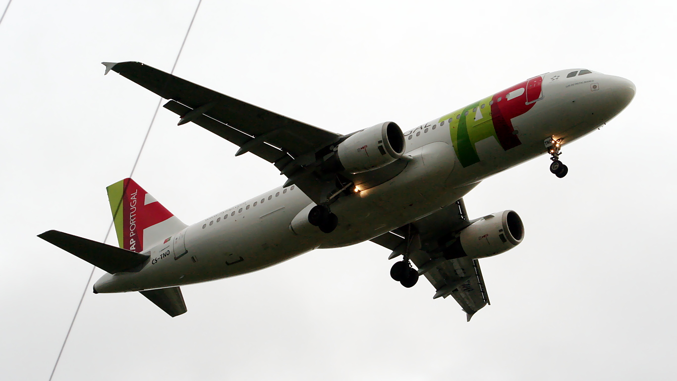 CS-TNO ✈ TAP Portugal Airbus A320-211 @ London-Heathrow