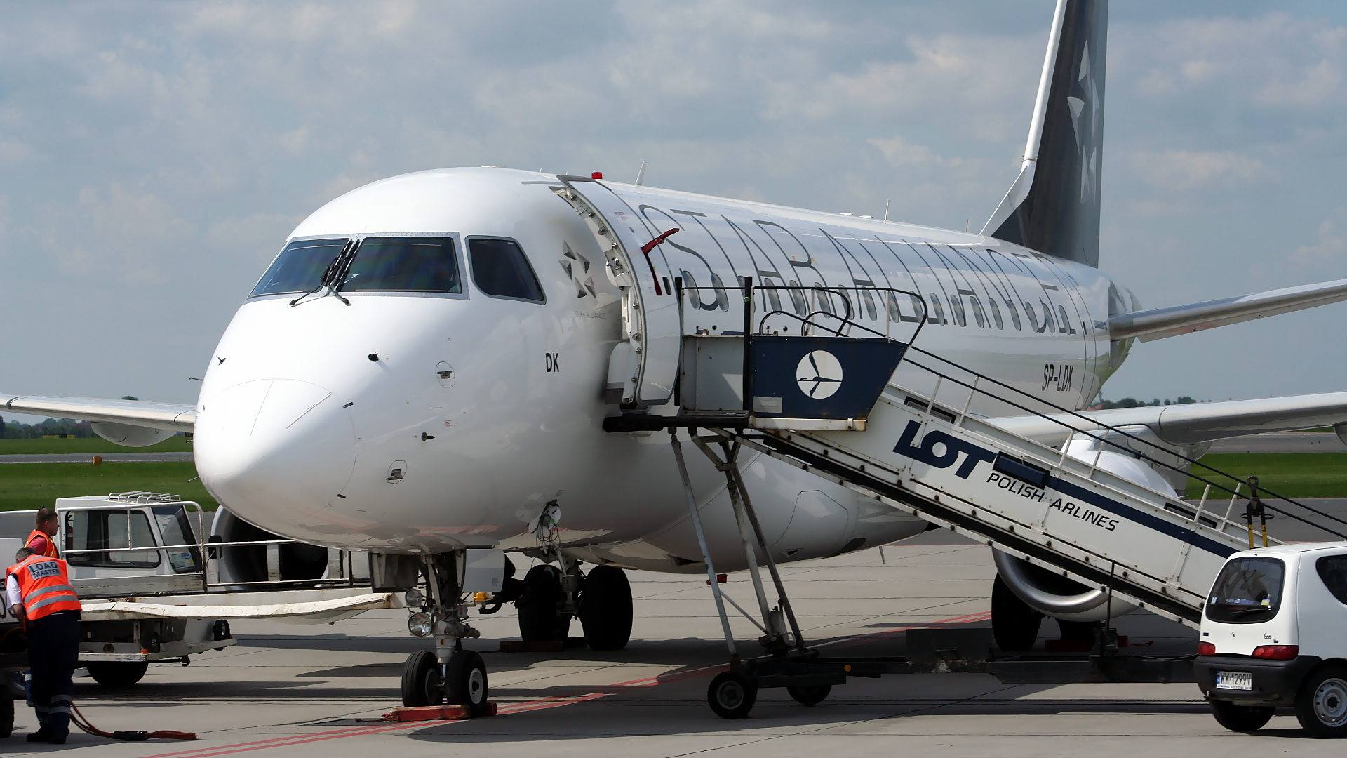 SP-LDK ✈ LOT Polish Airlines Embraer ERJ-170LR @ Warsaw-Chopin
