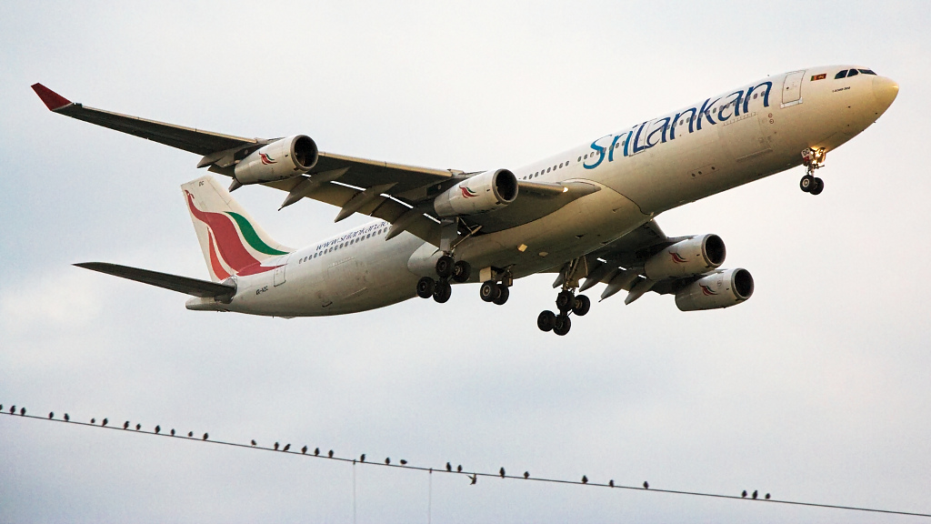 4R-ADC ✈ SriLankan Airlines Airbus A340-311 @ London-Heathrow