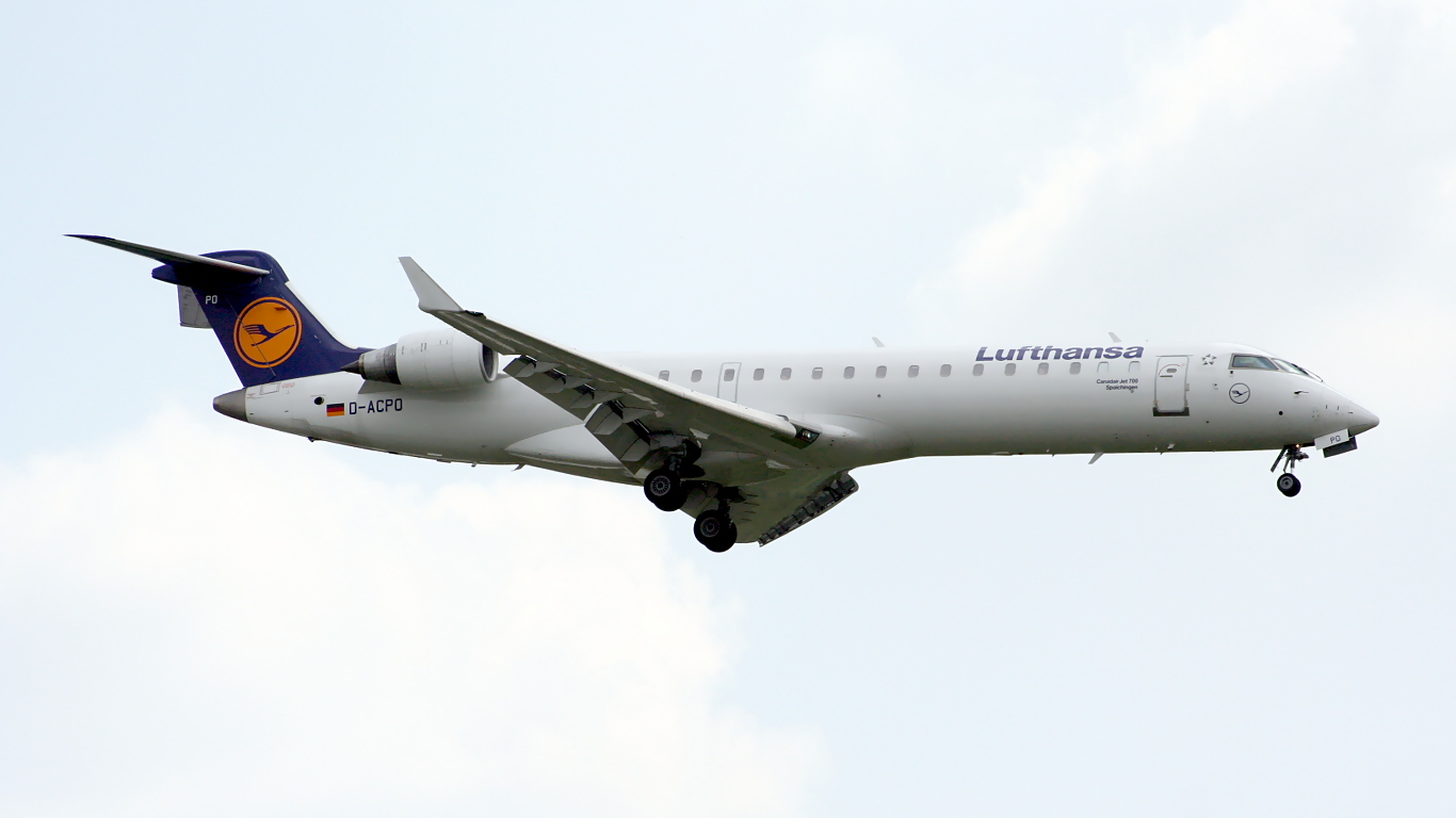D-ACPO ✈ Lufthansa Regional Canadair CL-600-2C10 CRJ-701 @ London-Heathrow