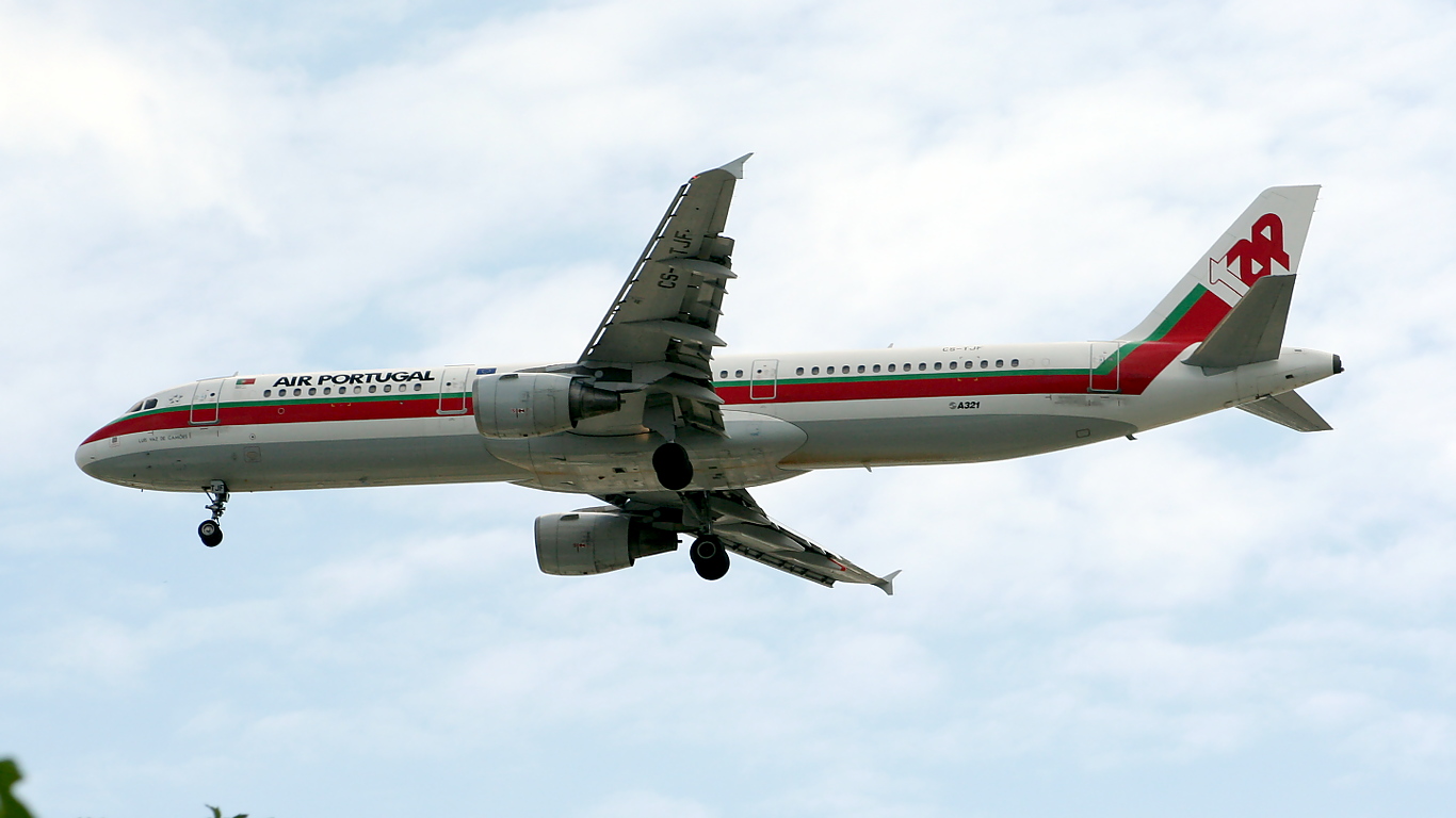 CS-TJF ✈ TAP Portugal Airbus A321-211 @ London-Heathrow