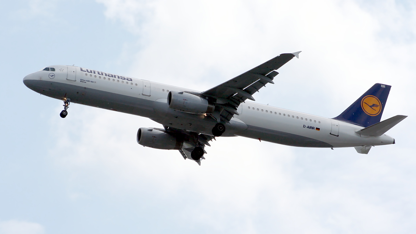 D-AIRR ✈ Lufthansa Airbus A321-131 @ London-Heathrow