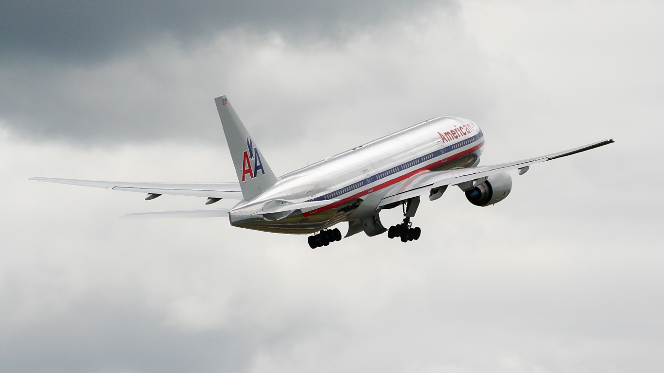 N768AA ✈ American Airlines Boeing 777-223ER @ London-Heathrow