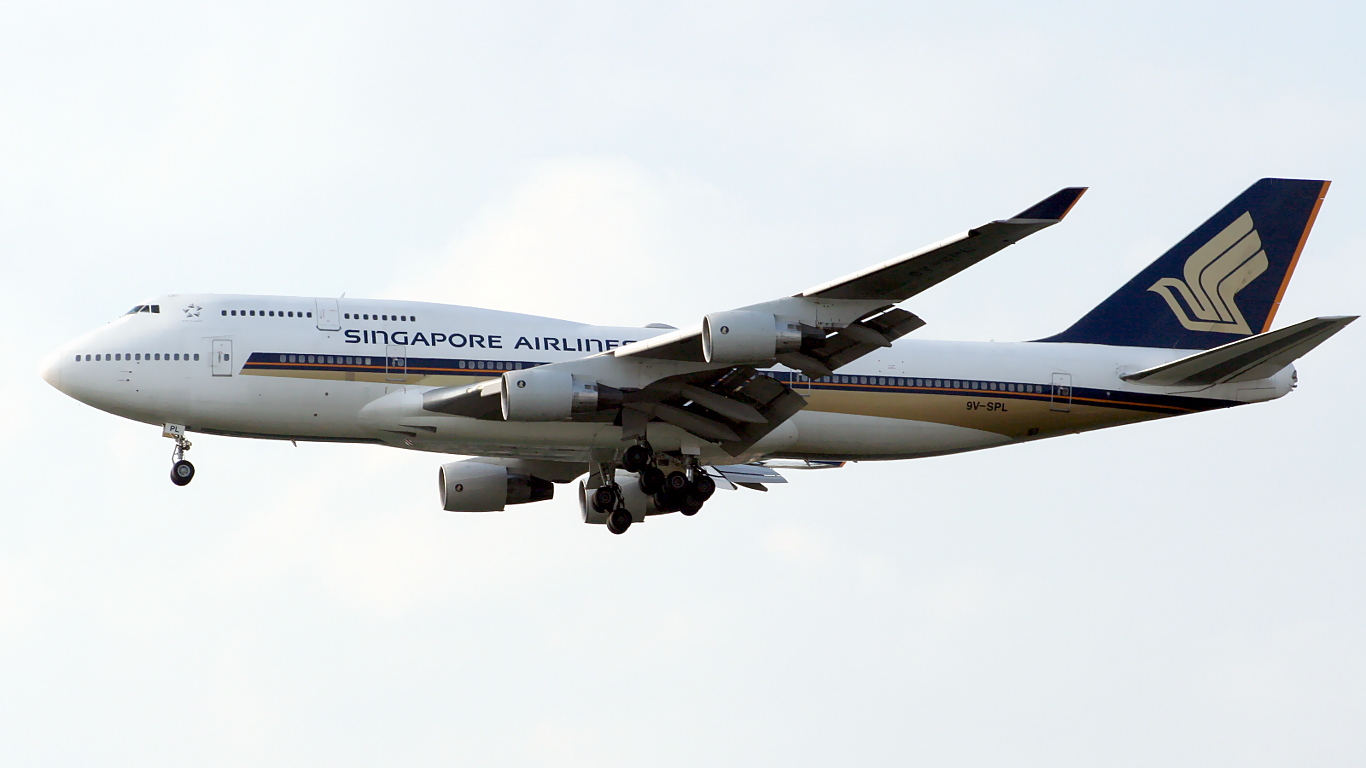 9V-SPL ✈ Singapore Airlines Boeing 747-412 @ London-Heathrow