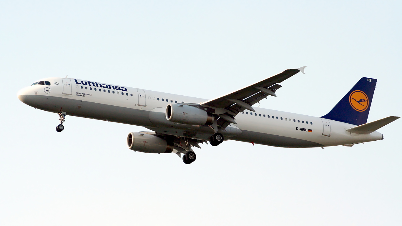 D-AIRE ✈ Lufthansa Airbus A321-131 @ London-Heathrow
