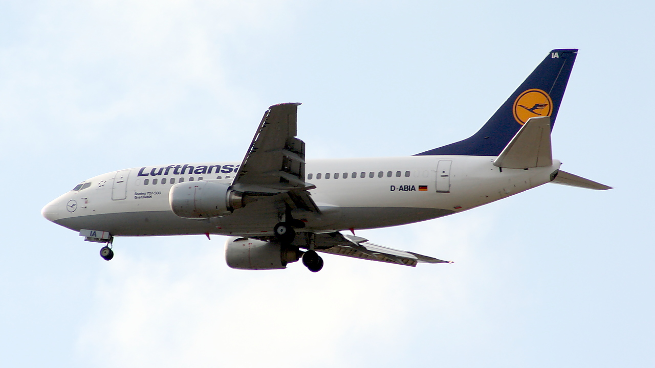 D-ABIA ✈ Lufthansa Boeing 737-530 @ London-Heathrow