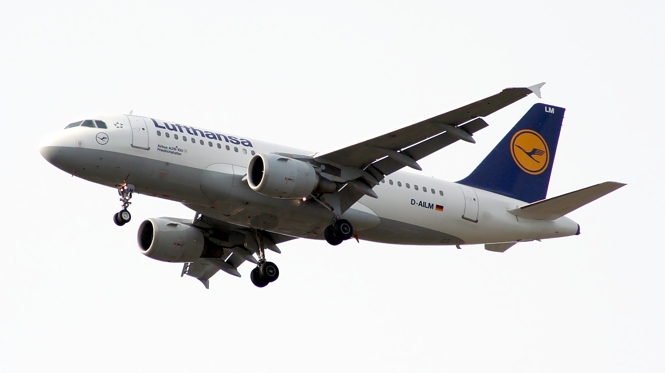 D-AILM ✈ Lufthansa Airbus A319-114 @ London-Heathrow
