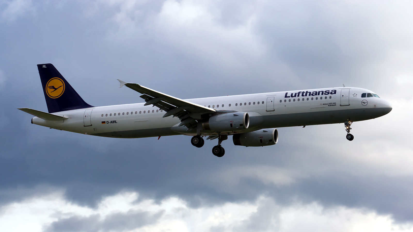 D-AIRL ✈ Lufthansa Airbus A321-131 @ London-Heathrow