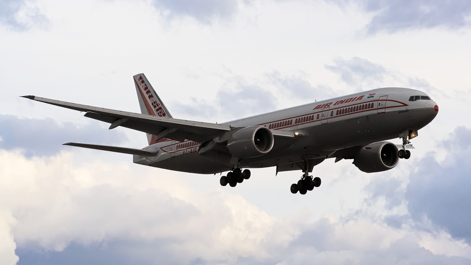 VT-AIR ✈ Air India Boeing 777-222 @ London-Heathrow