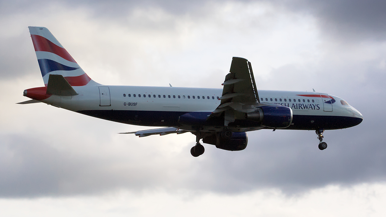 G-BUSF ✈ British Airways Airbus A320-111 @ London-Heathrow
