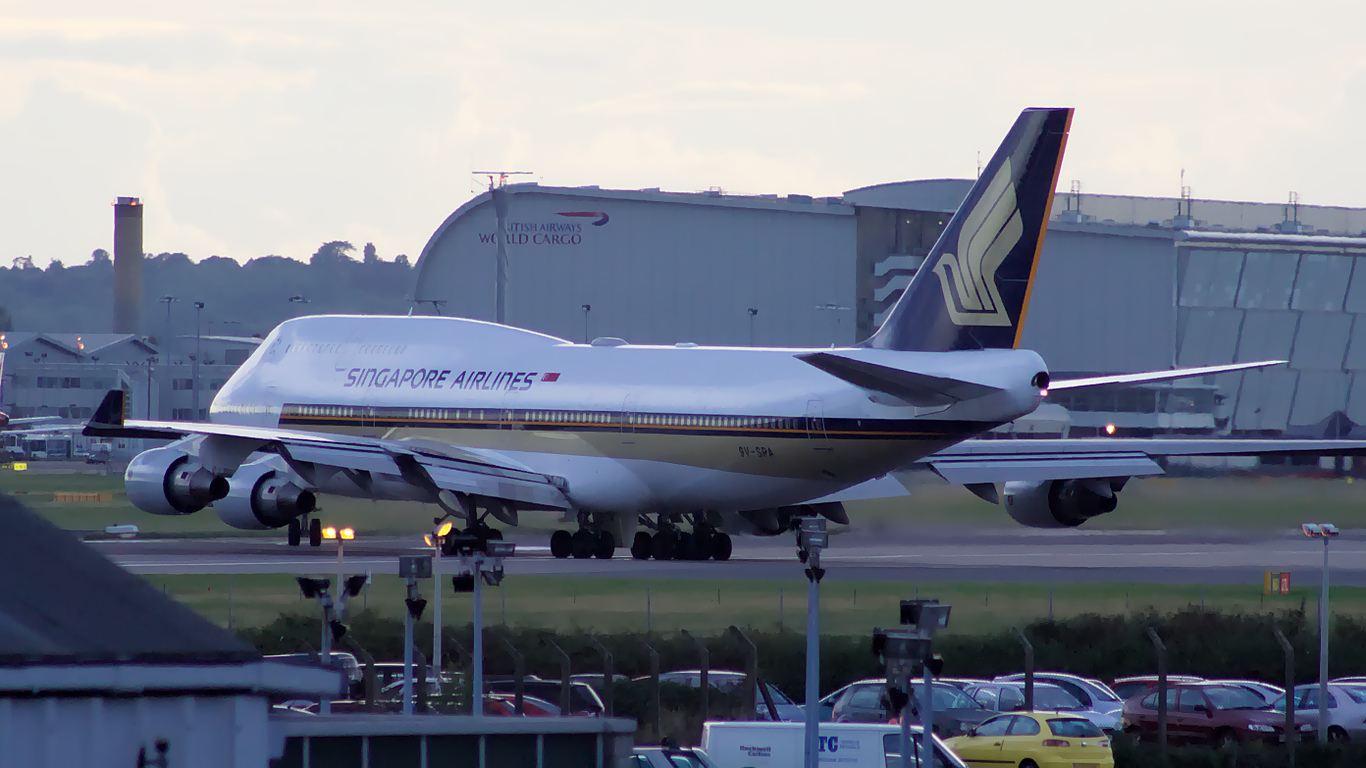 9V-SPA ✈ Singapore Airlines Boeing 747-412 @ London-Heathrow