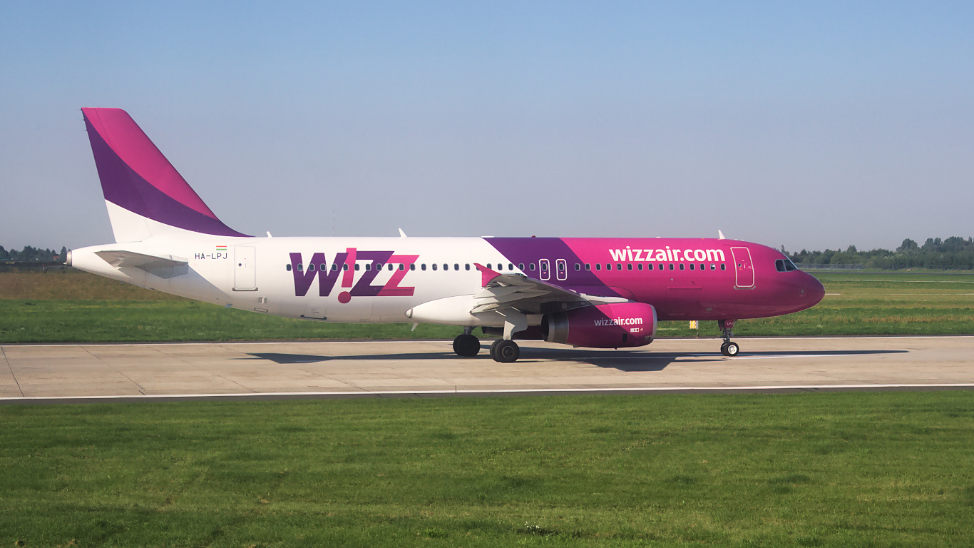 HA-LPJ ✈ Wizz Air Airbus A320-232 @ Warsaw-Chopin