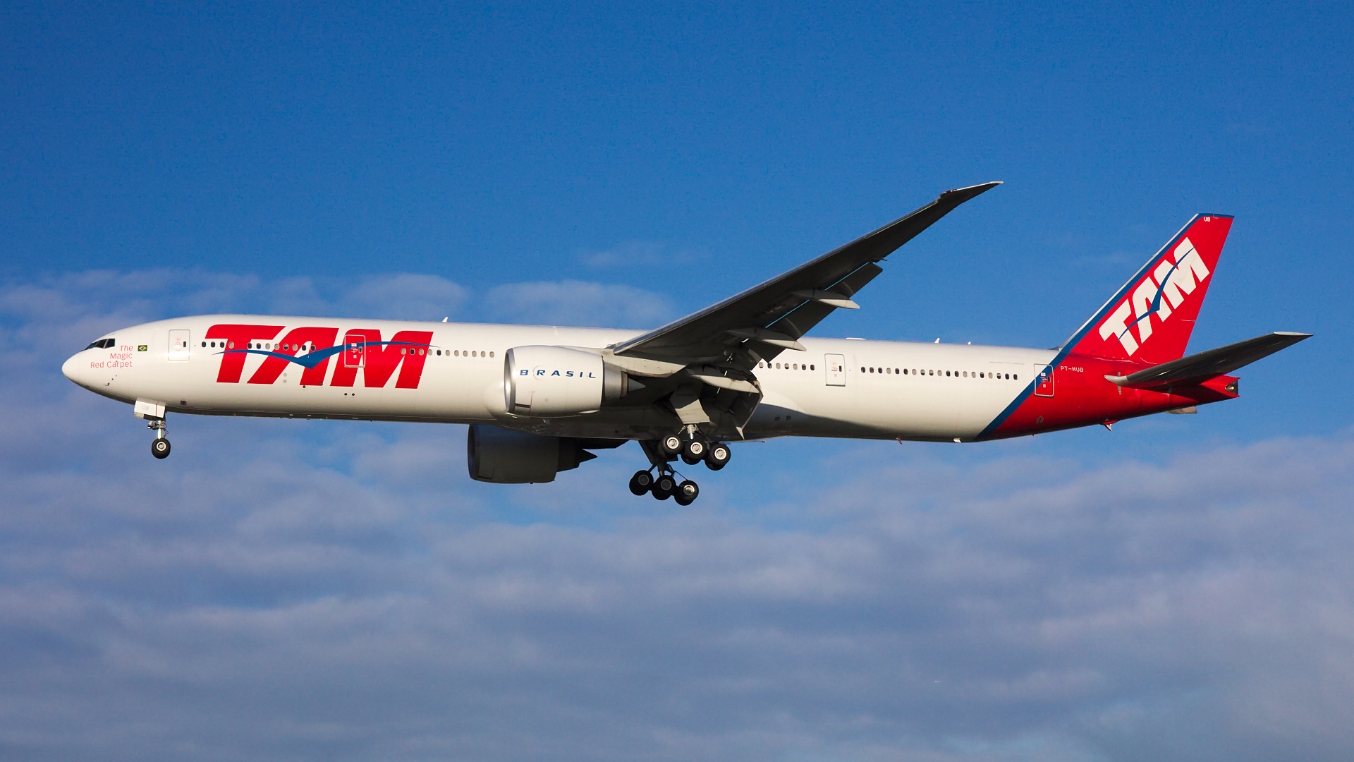 PT-MUB ✈ TAM Brazilian Airlines Boeing 777-32WER @ London-Heathrow