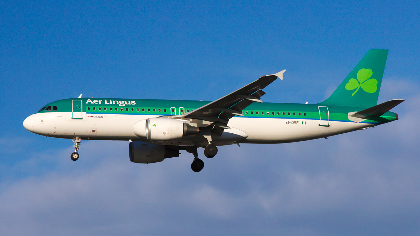 EI-DVF ✈ Aer Lingus Airbus A320-214 @ London-Heathrow