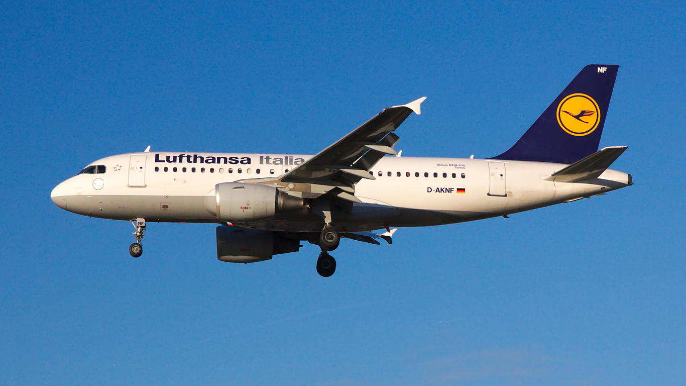 D-AKNF ✈ Lufthansa Italia Airbus A319-112 @ London-Heathrow