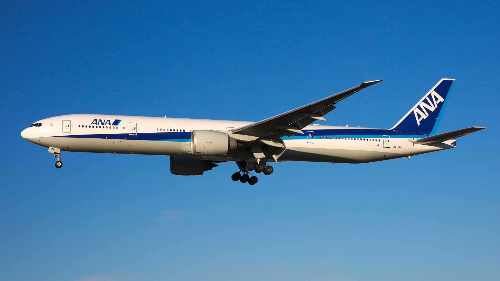JA781A ✈ All Nippon Airways Boeing 773-381ER @ London-Heathrow