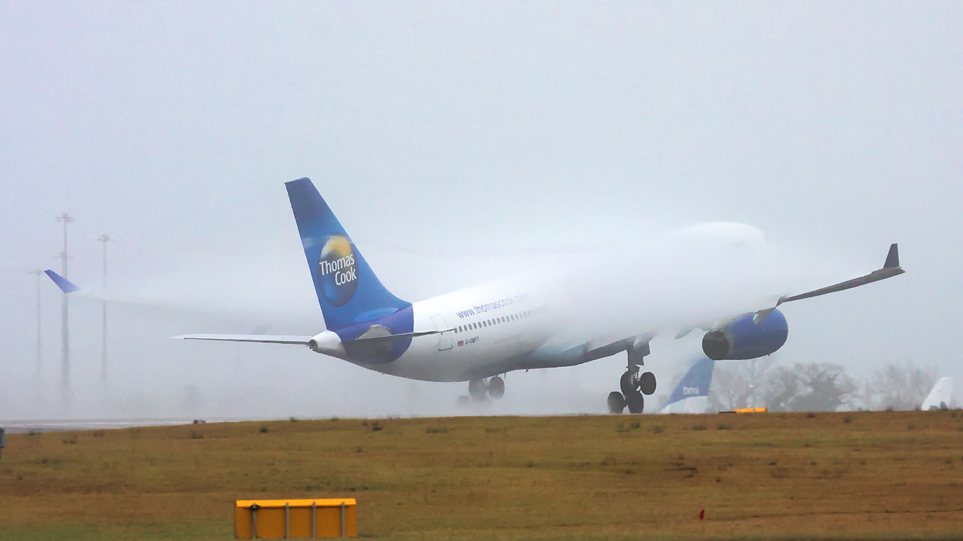 G-OMYT ✈ Thomas Cook Airlines Airbus A330-243 @ Manchester